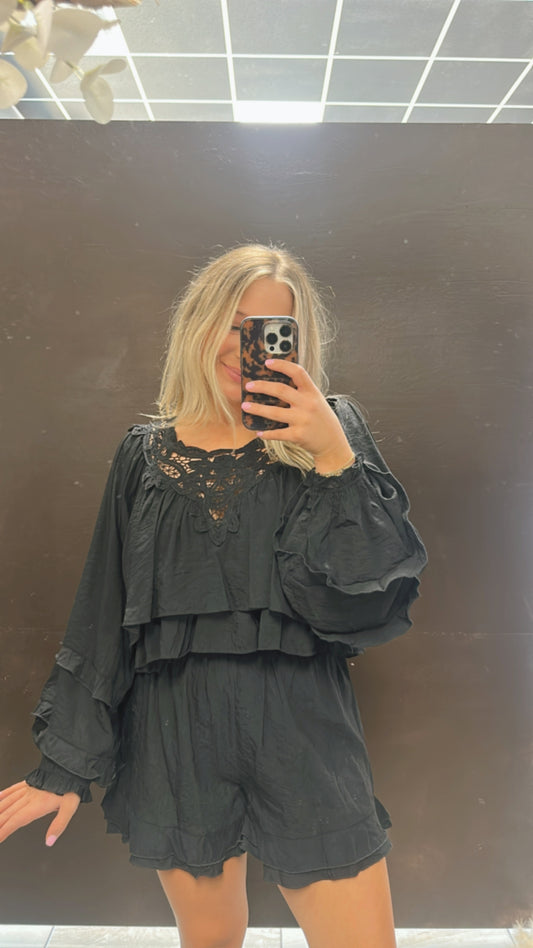 Black Ruffle Set