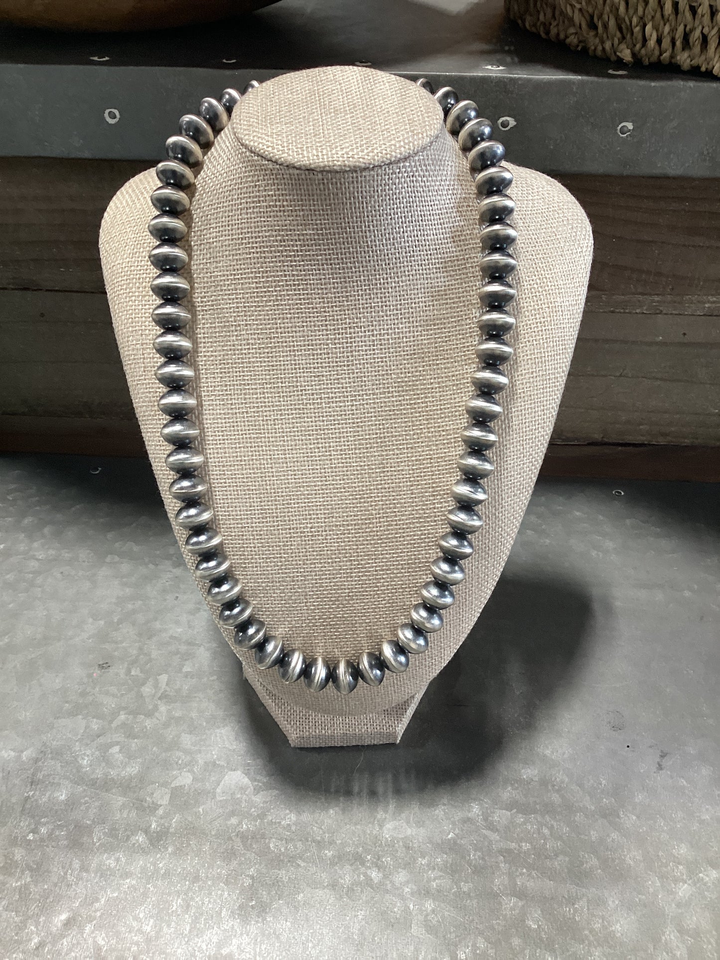 22" Navajo Pearls 12mm