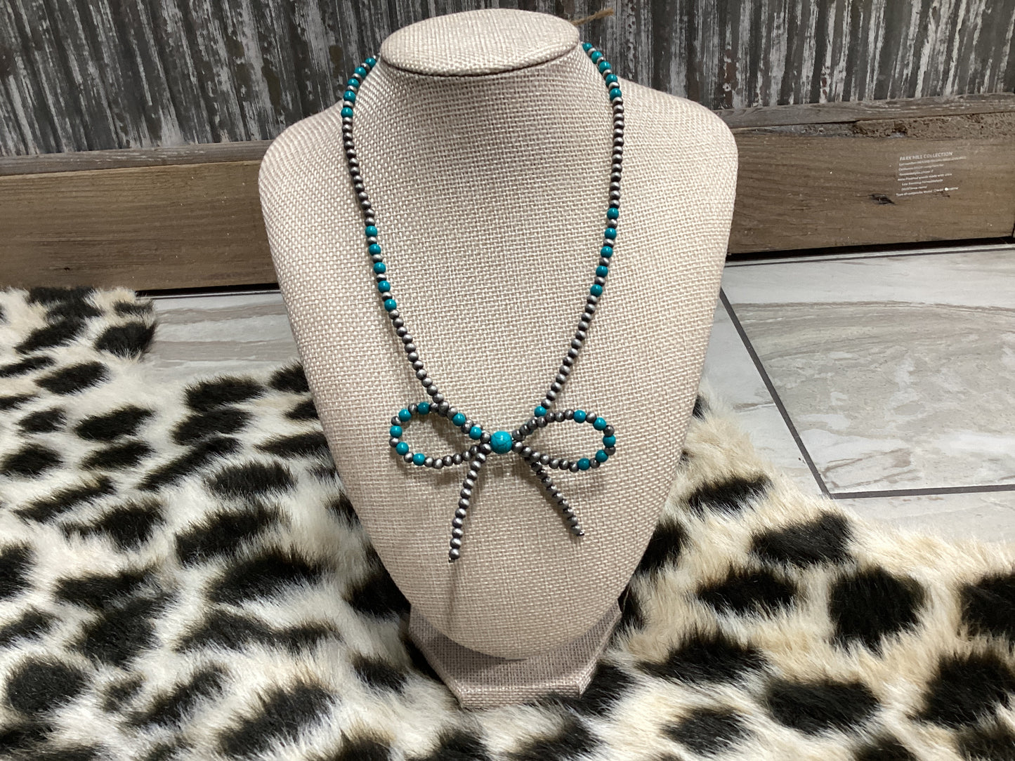 Faux Navajo Pearl Bow w/Turquoise Necklace