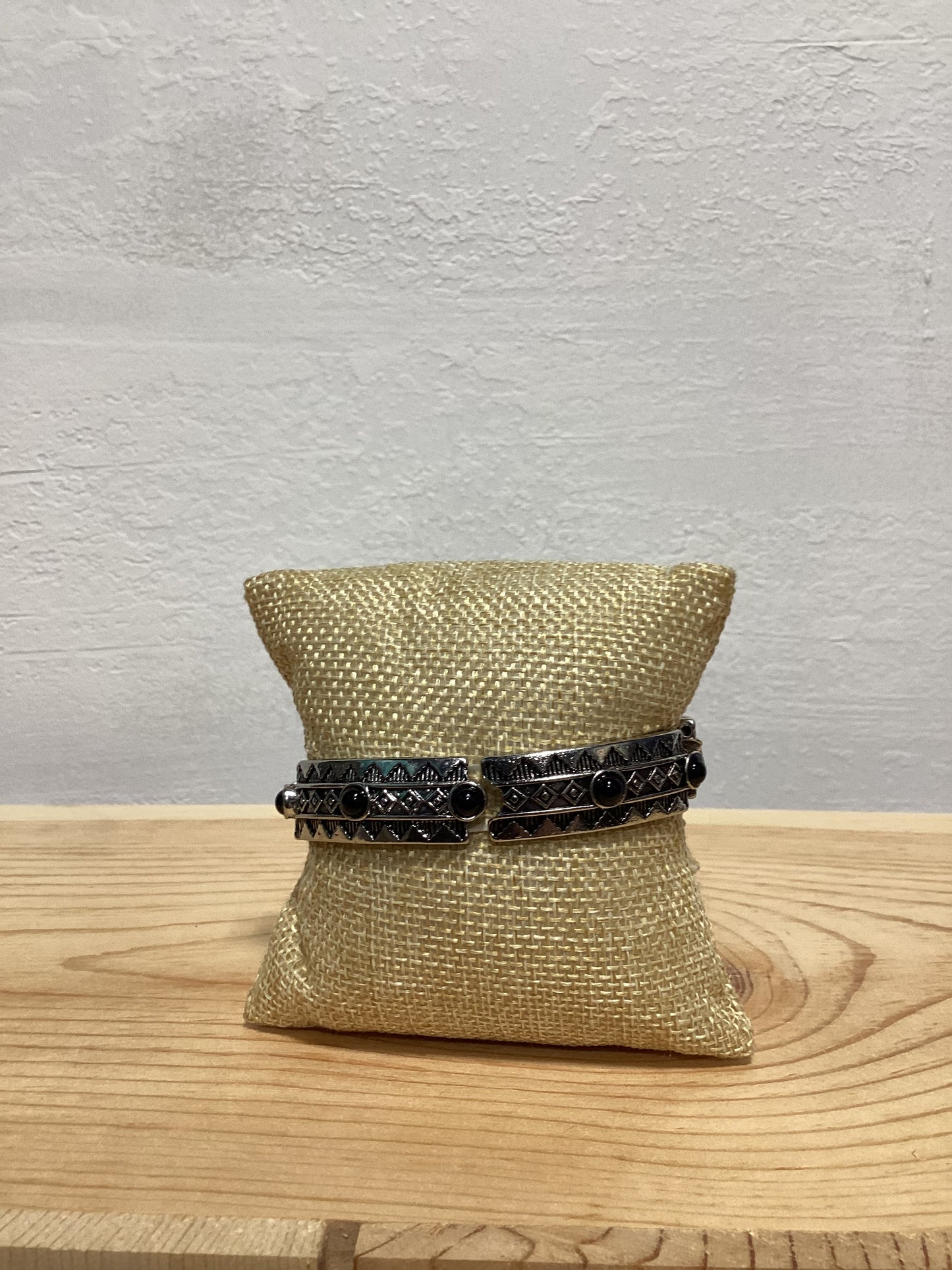 Faux black bead stretchy bracelet