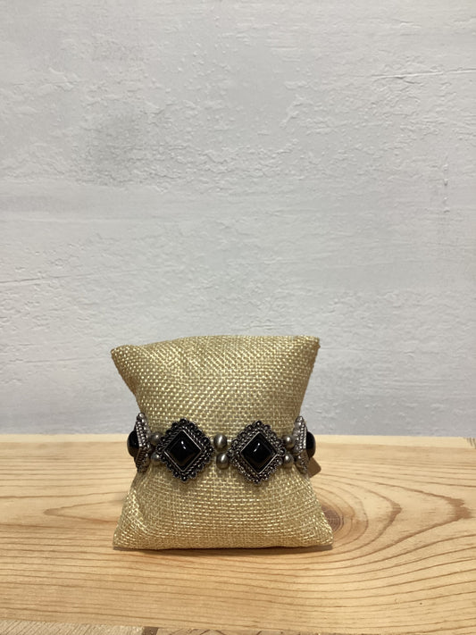 Faux black conch
