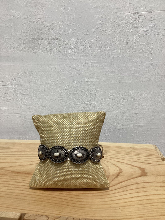Faux conch stretchy