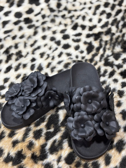 Camelia Black Slides